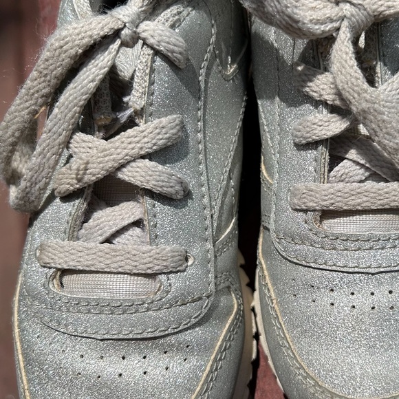 Toddler REEBOK Size 9- GREAT CONDITION!! - Picture 4 of 4